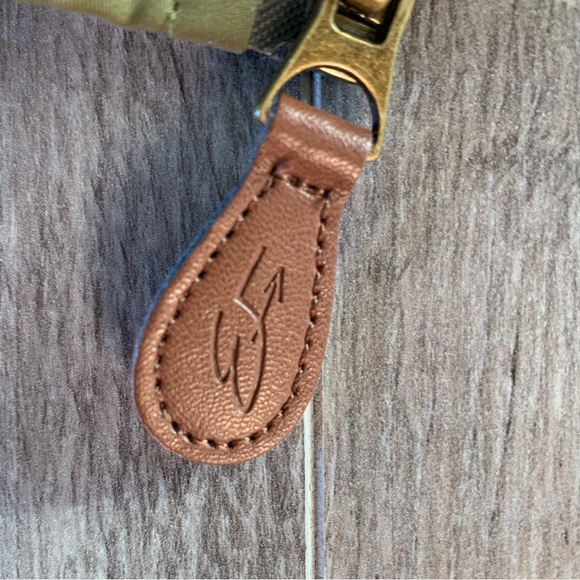 Unisex Military Green Bomber Jacket - Picture 4 of 5